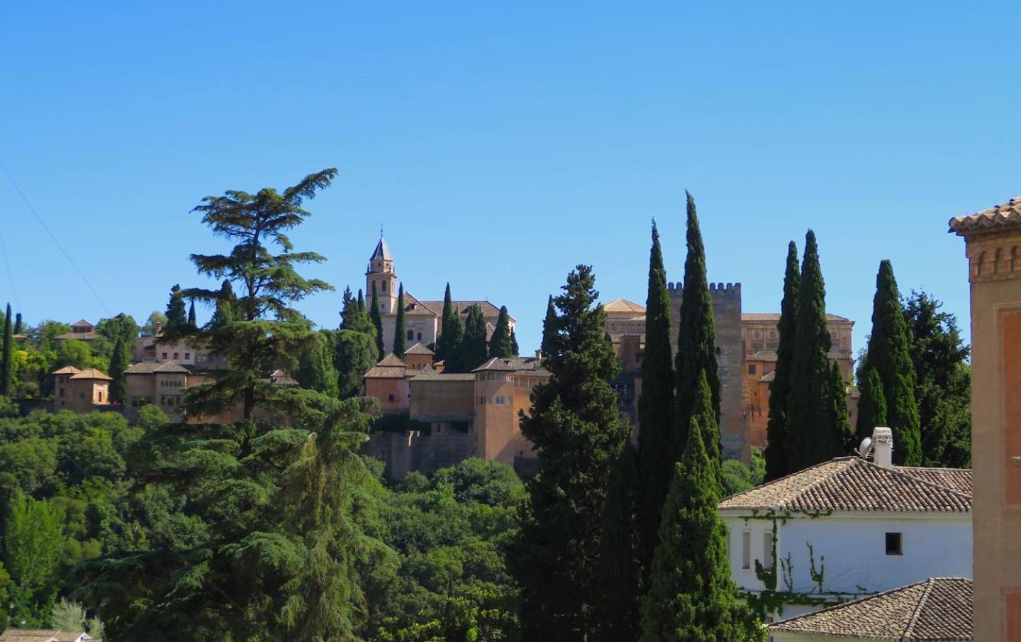 Charming Albaicin Patio Flat Free Onsite Parking Apartment *