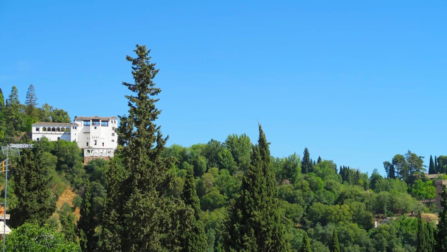 Charming Albaicin Patio Flat Free Onsite Parking Apartment